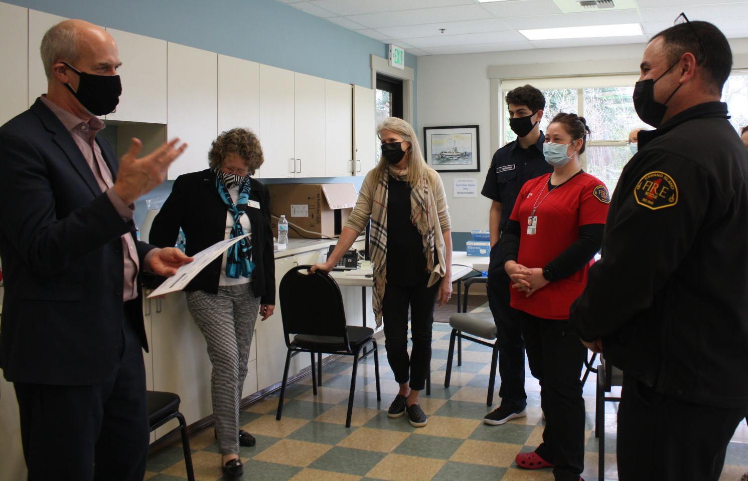 Larsen visits Camano vaccination site
